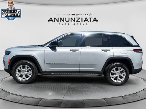 Used 2023 Jeep Grand Cherokee Limited image 2