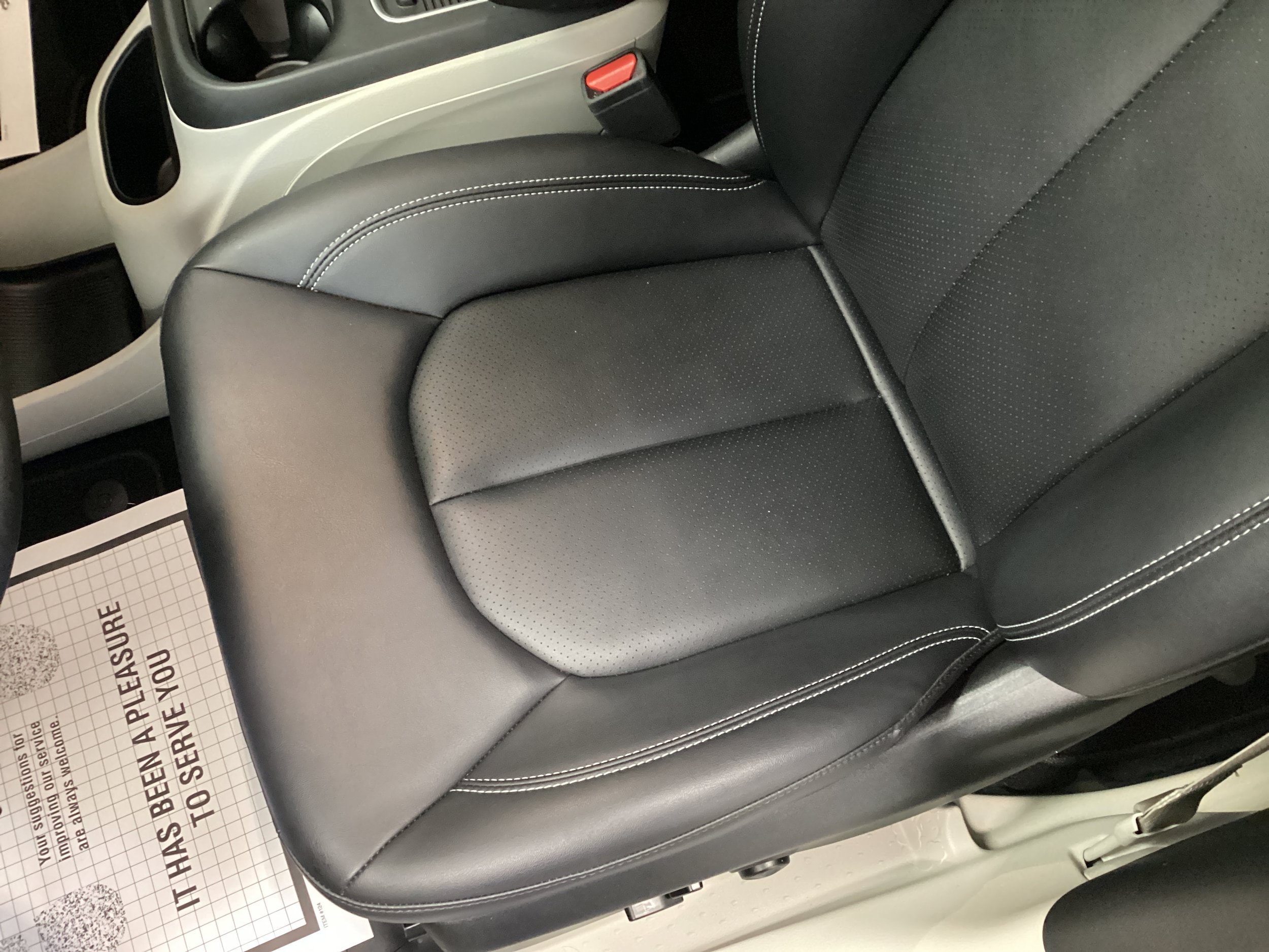 Used 2024 Chrysler Pacifica Touring-L AWD/4WD image 17