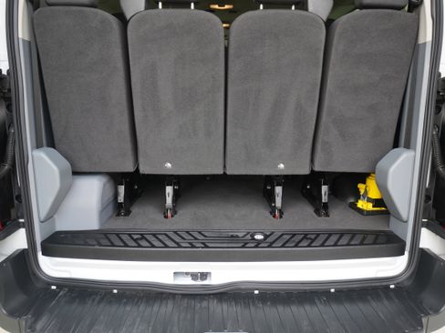 Used 2017 Ford Transit 350 XL image 17