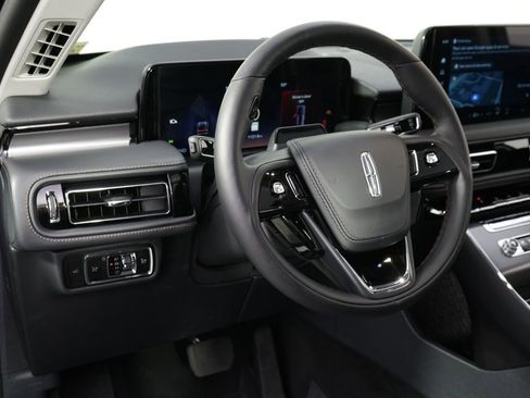 New 2026 Lincoln Aviator AWD w/ Jet Appearance Package image 11