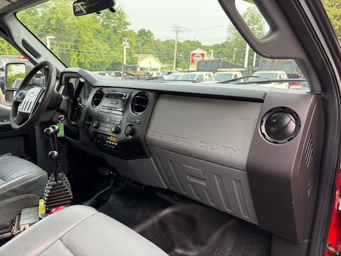Used 2016 Ford F550 4x4 Regular Cab Super Duty image 34