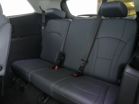 Used 2019 Buick Enclave Essence image 29