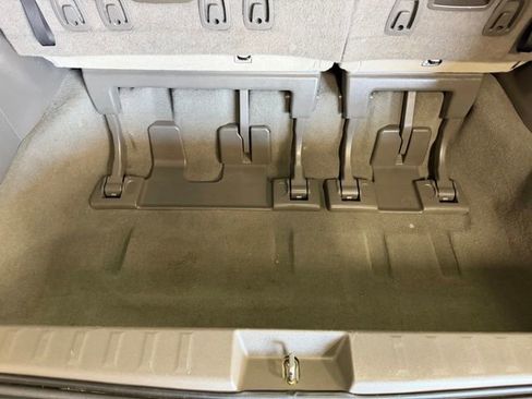 Used 2020 Toyota Sienna XLE FWD image 23