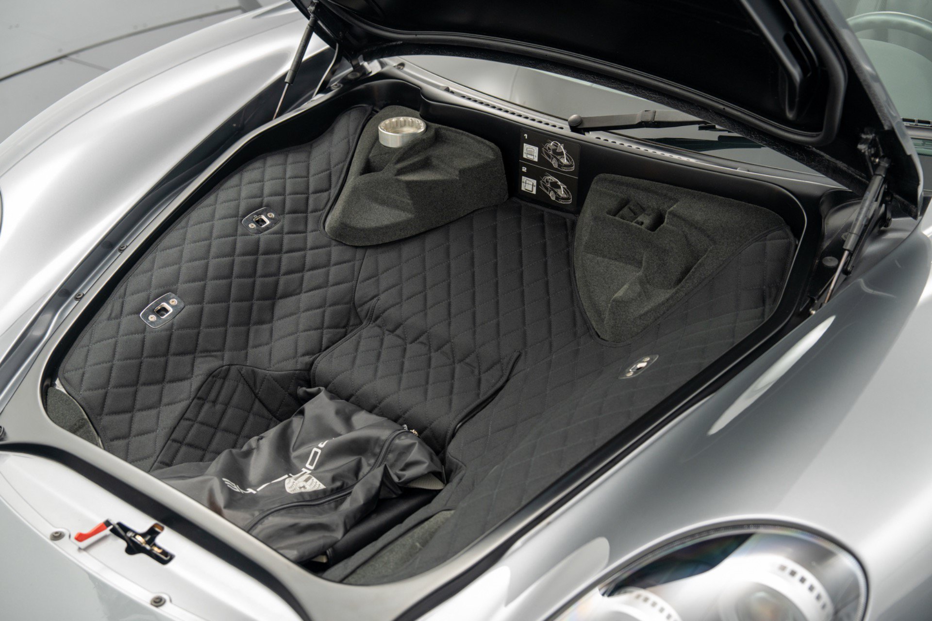 Used 2004 Porsche Carrera GT RWD image 51
