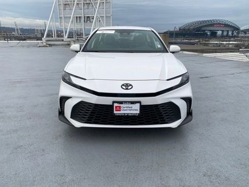 Certified 2025 Toyota Camry SE image 5