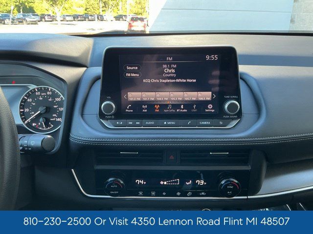 Used 2024 Nissan Rogue SV FWD image 23