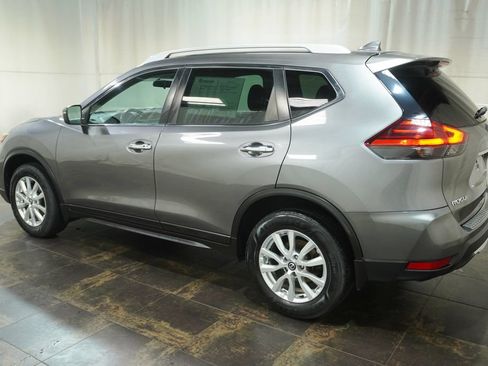 Used 2017 Nissan Rogue SV AWD/4WD image 7