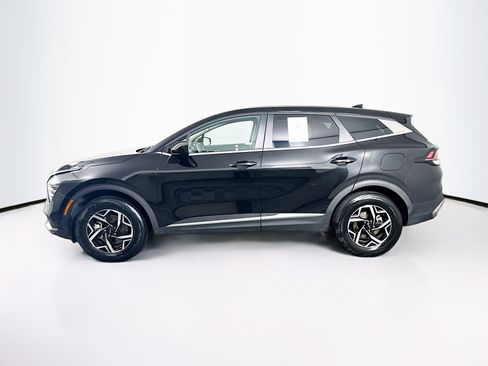 Used 2025 Kia Sportage LX image 4
