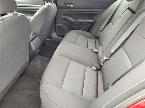 Used 2022 Nissan Altima 2.5 SV image 14