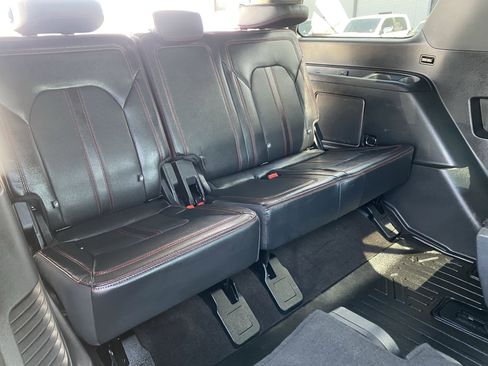 Used 2023 Ford Expedition Limited AWD/4WD image 3