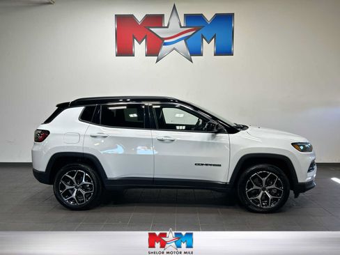 Used 2025 Jeep Compass Limited AWD/4WD image 1