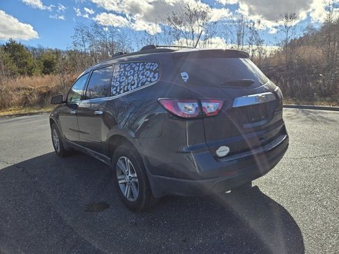 Used 2015 Chevrolet Traverse LT image 3