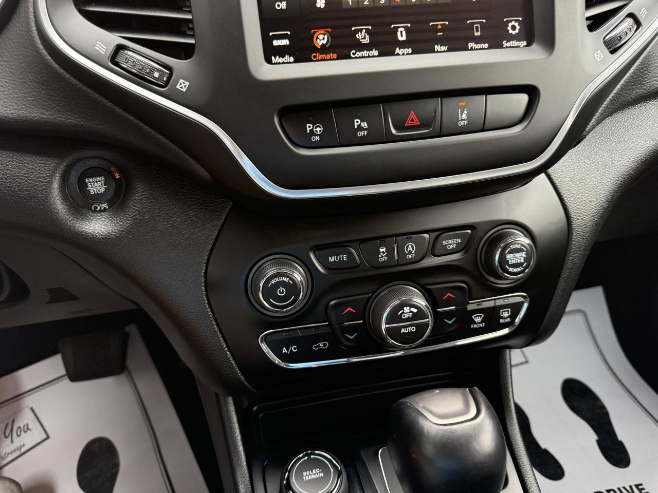 Used 2023 Jeep Cherokee Altitude Lux AWD/4WD image 22