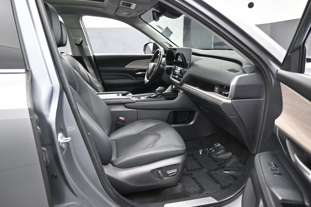 Used 2025 Toyota Grand Highlander AWD Hybrid image 46
