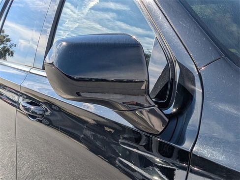 Used 2023 Chevrolet Suburban LT image 13