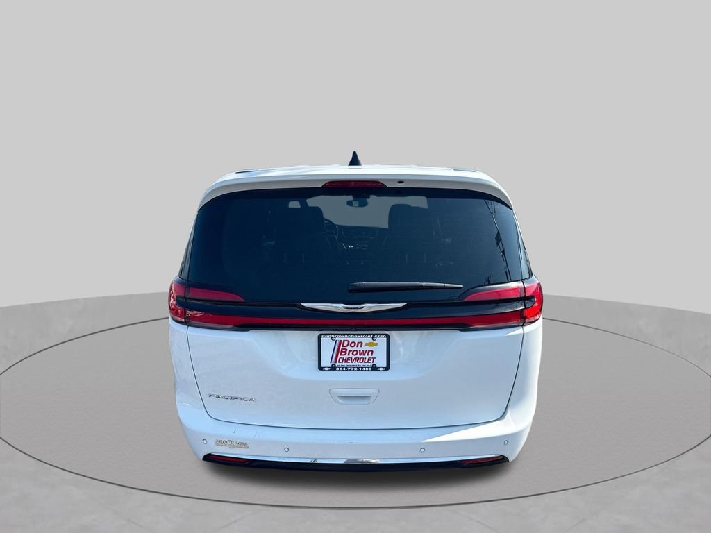 Used 2024 Chrysler Pacifica Touring-L FWD image 28