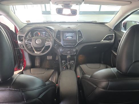 Used 2019 Jeep Cherokee Latitude Plus w/ Comfort/Convenience Group AWD/4WD image 9