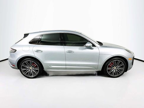 Certified 2025 Porsche Macan S image 8