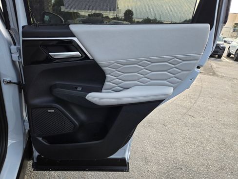 Used 2025 Mitsubishi Outlander SEL FWD image 48