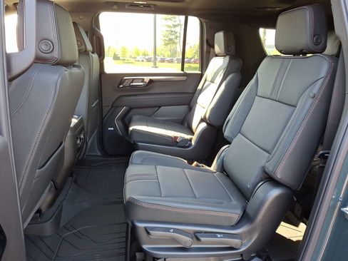 New 2026 Chevrolet Suburban RST w/ RST Capability Package AWD/4WD image 13