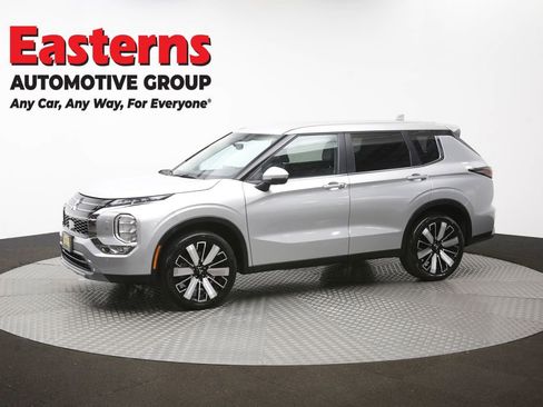 Used 2025 Mitsubishi Outlander SE AWD/4WD image 59