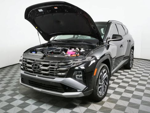 Used 2025 Hyundai Tucson Limited AWD/4WD image 33