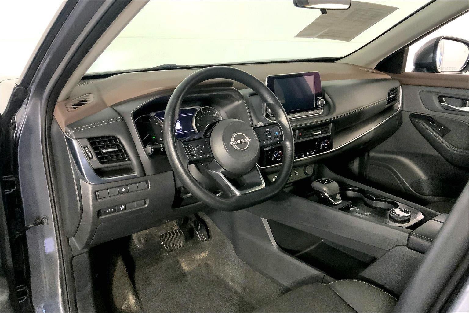 Used 2023 Nissan Rogue SV AWD/4WD image 14