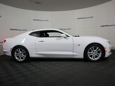 Used 2021 Chevrolet Camaro LS RWD image 4
