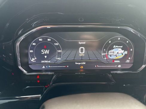 Used 2024 GMC Sierra 3500 SLT w/ SLT Premium Package image 38