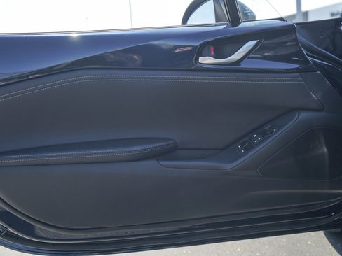 New 2026 MAZDA MX-5 Miata Club w/ Appearance Package RWD image 9
