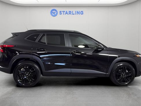 Used 2024 Chevrolet Trax ACTIV w/ Sunroof Package image 11