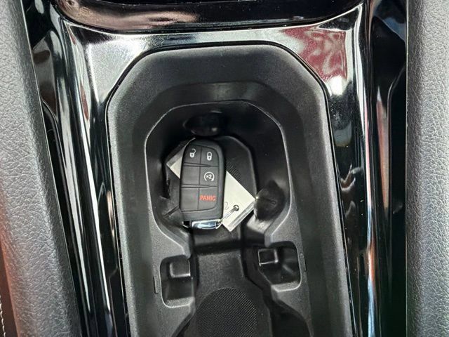 Used 2025 Jeep Compass Limited AWD/4WD image 20