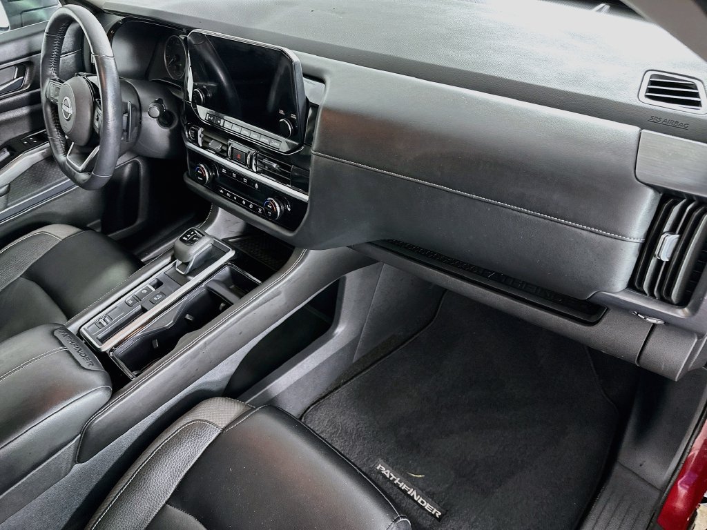 Used 2024 Nissan Pathfinder SL w/ SL Premium Package FWD image 31