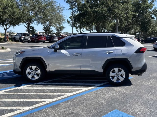 Used 2021 Toyota RAV4 XLE FWD image 7