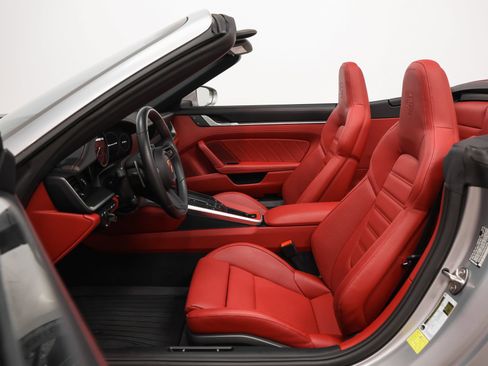 Certified 2024 Porsche 911 Carrera GTS RWD image 50
