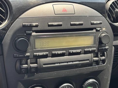 Used 2006 MAZDA MX-5 Miata Touring RWD image 5