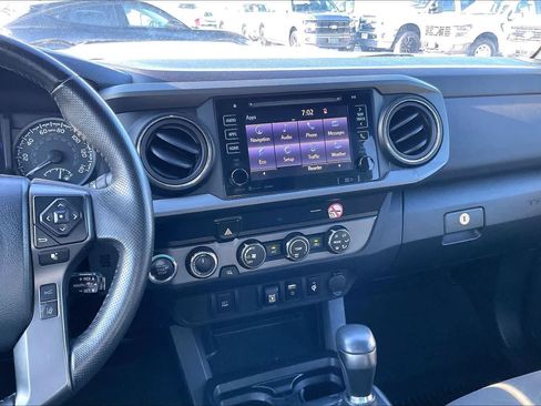 Used 2019 Toyota Tacoma TRD Sport AWD/4WD image 15