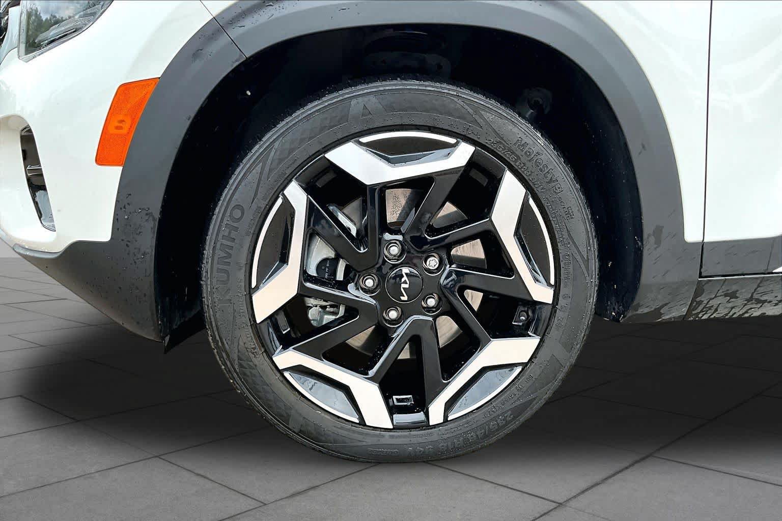 Used 2024 Kia Seltos SX AWD/4WD image 11