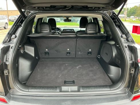 Used 2019 Jeep Cherokee Limited AWD/4WD image 24