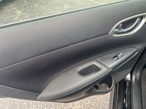 Used 2017 Nissan Sentra SR w/ Protection Package image 11