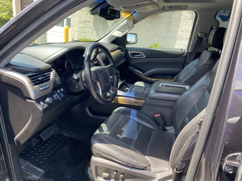 Used 2017 GMC Yukon Denali w/ Open Road Package AWD/4WD image 15
