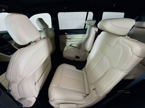 New 2025 Jeep Grand Cherokee L Limited w/ Luxury Tech Group II AWD/4WD image 24