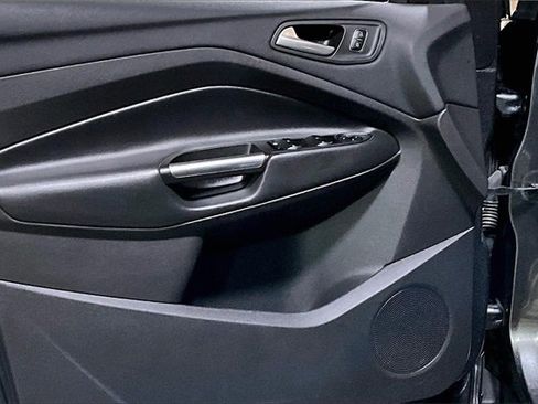 Used 2018 Ford Escape SE image 11