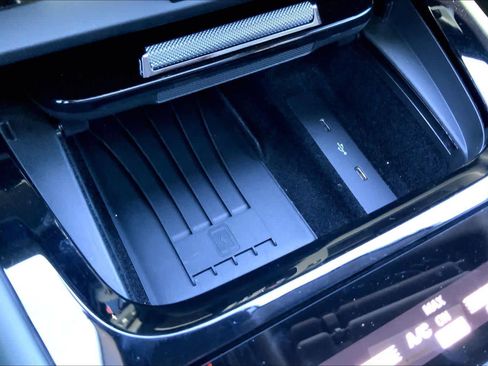 Used 2024 Porsche Cayenne S image 30