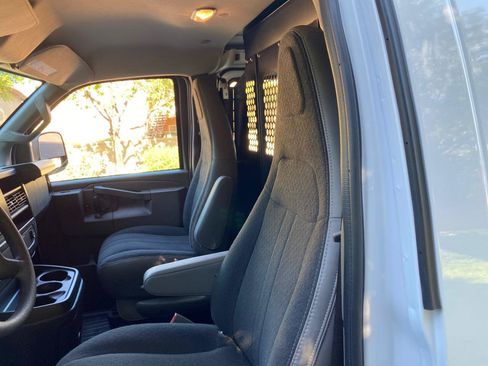 Used 2025 Chevrolet Express 2500 w/ Driver Convenience Package RWD image 23