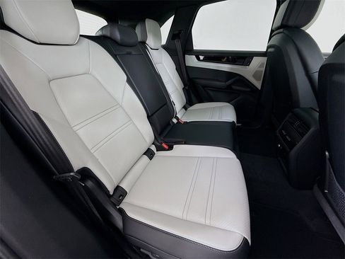 New 2026 Porsche Cayenne E-Hybrid image 28
