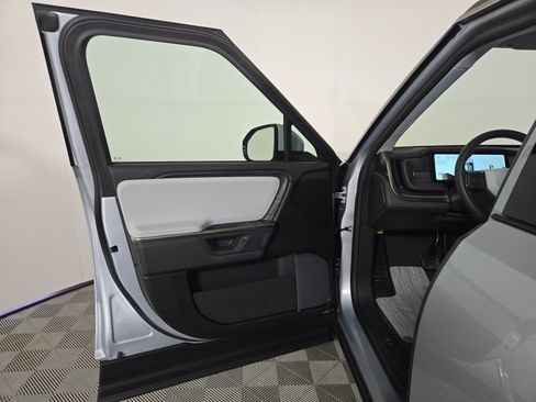 Used 2025 Rivian R1S Adventure AWD/4WD image 16