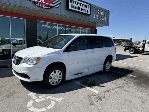 Used 2014 Dodge Grand Caravan SE w/ Quick Order Package 29E SE image 2