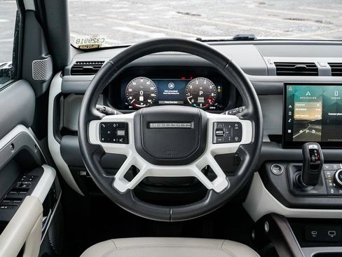 Used 2023 Land Rover Defender 130 First Edition image 13