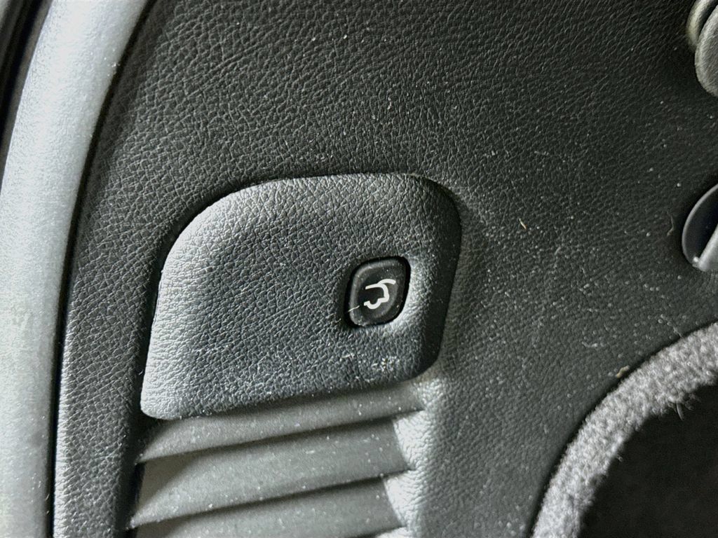 Used 2020 Jeep Grand Cherokee Altitude AWD/4WD image 30